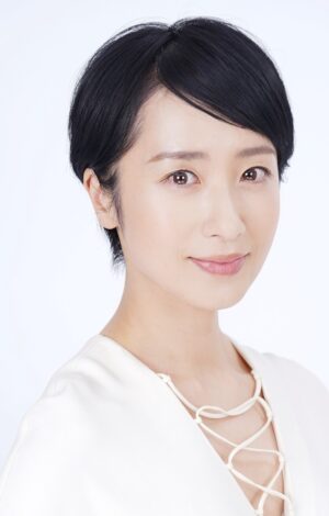英美くらら  